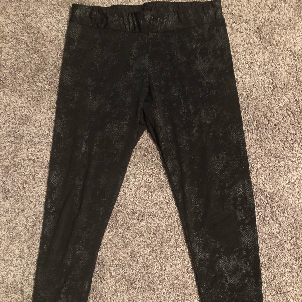INC snake skin leggings size Lg